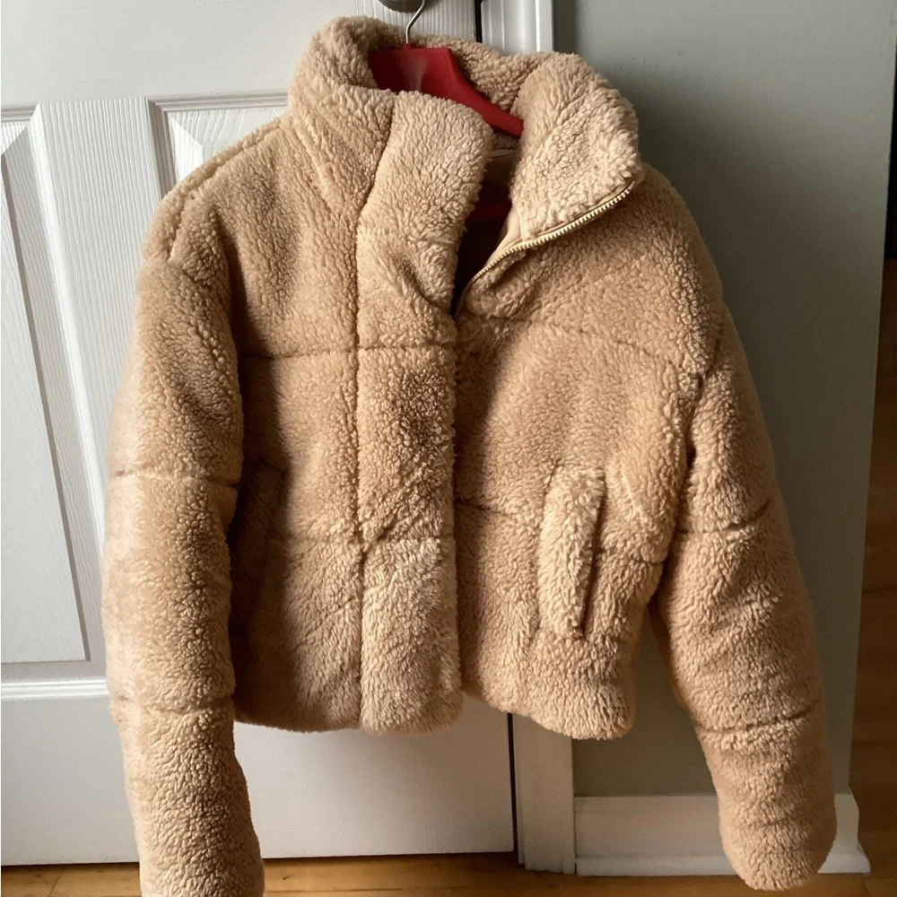 Alo Sherpa Snow Angel puffer (FINALPRICEDROP ) - Picture 6 of 11